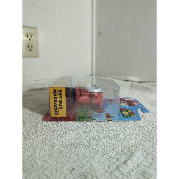 Jakks Pacific World of Nintendo Super Mario Shy Guy w Block 4" Action Figure NEW - Picture 3 of 6